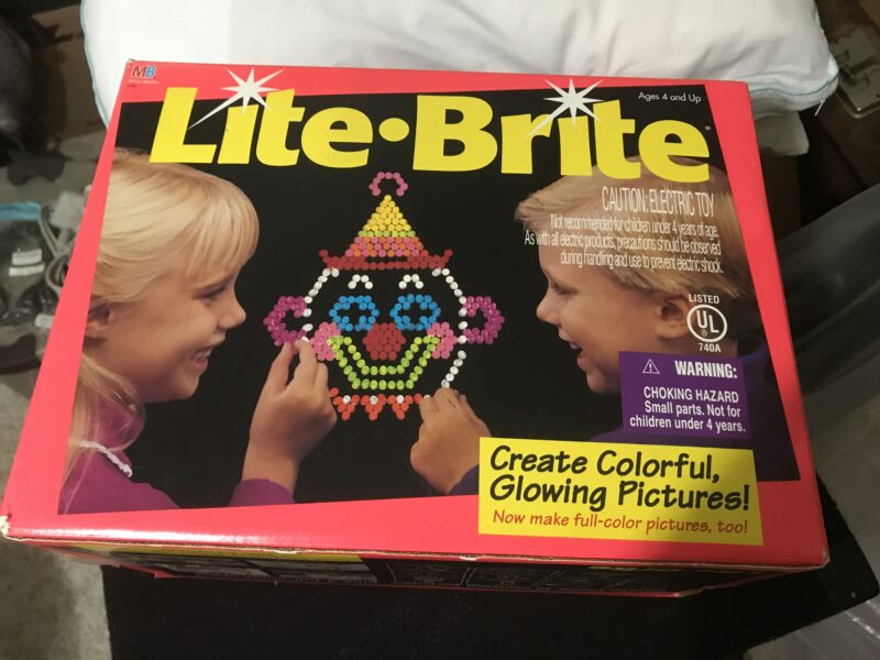 Lite-Brite Classic Light-Up Picture Kit