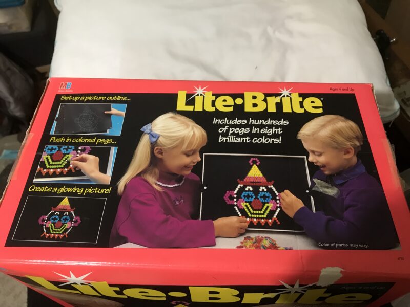 Lite-Brite Classic Light-Up Picture Kit